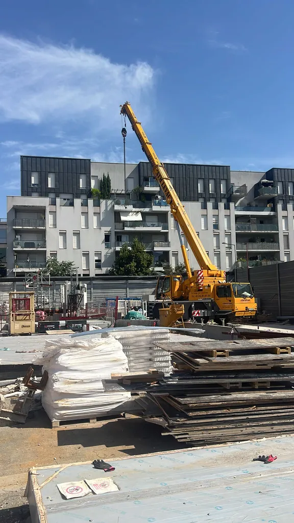 Louer une Grue Mobile à Nanterre
