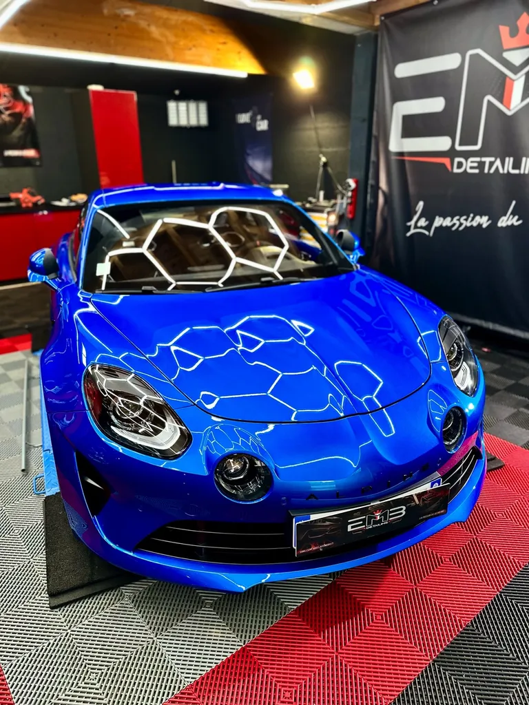 film de protection PPF alpine A110 Lyon traitement céramique protection carrosserie voiture de sport