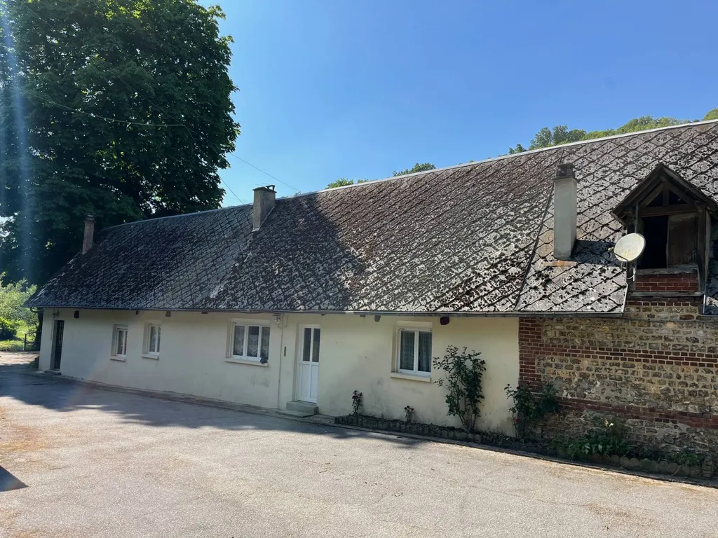 Ancien corps de ferme, à vendre,  avec 1,3 hectares de terrain dans la vallée de Rançon