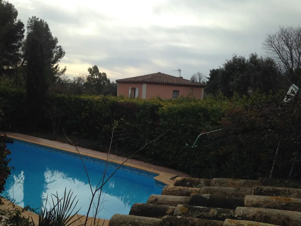 Réhausse d'un mur de clôture maçonné 13300 Salon de Provence - avant travaux