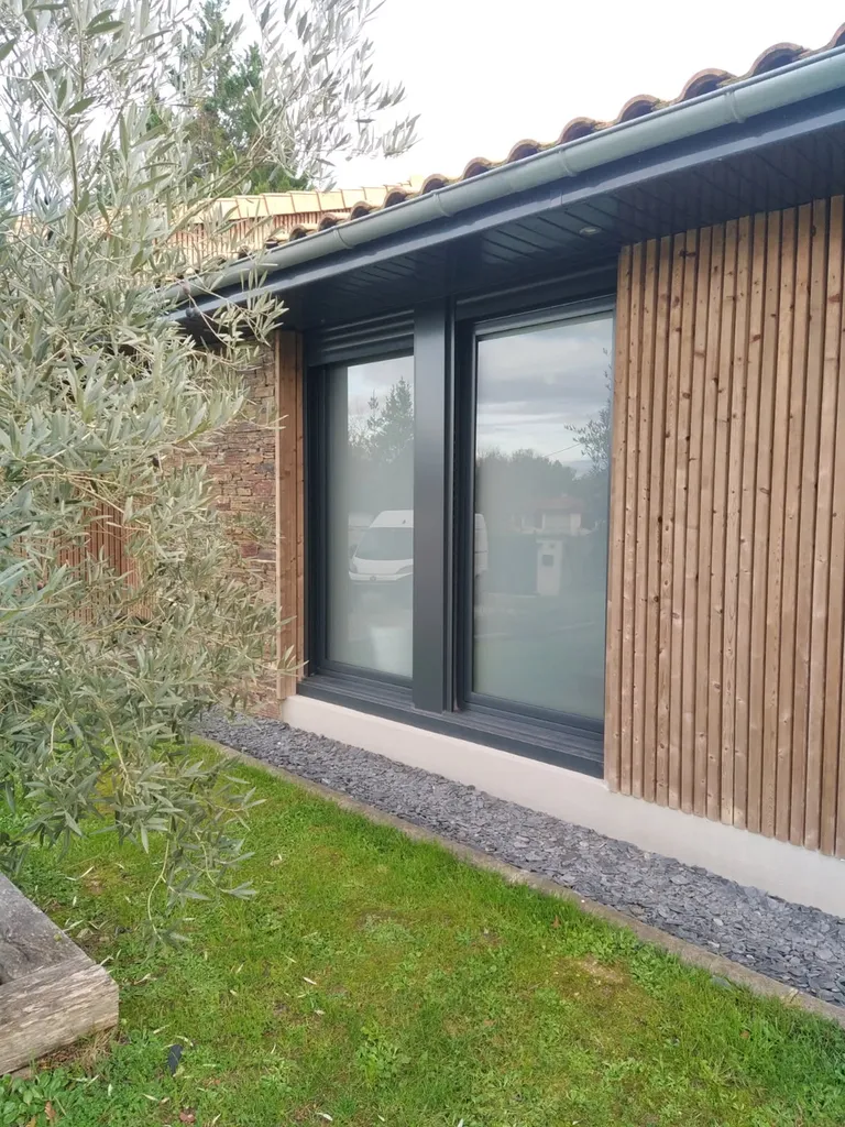 porte fenetre oscillo battant avec volet roulant pour menuiserie extérieur à Latresne