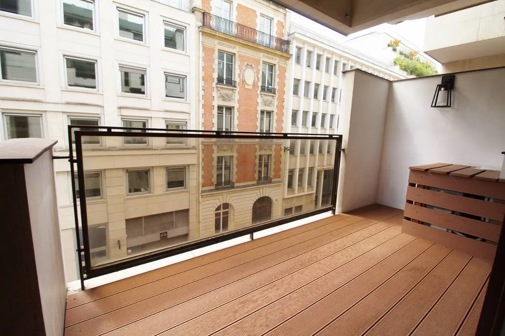 A vendre 2 pièces avec terrasse Paris 75008