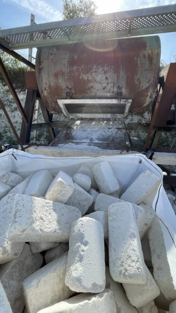 Pavé Montignac en pierre de Dordogne, livraison partout en France, fabrication proche de Bordeaux Nouvelle Aquitaine