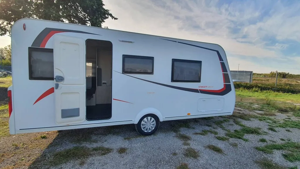 Caravane Sterckeman Starlett Comfort 480 CP : Confort & Lit Central à Lançon-de-Provence