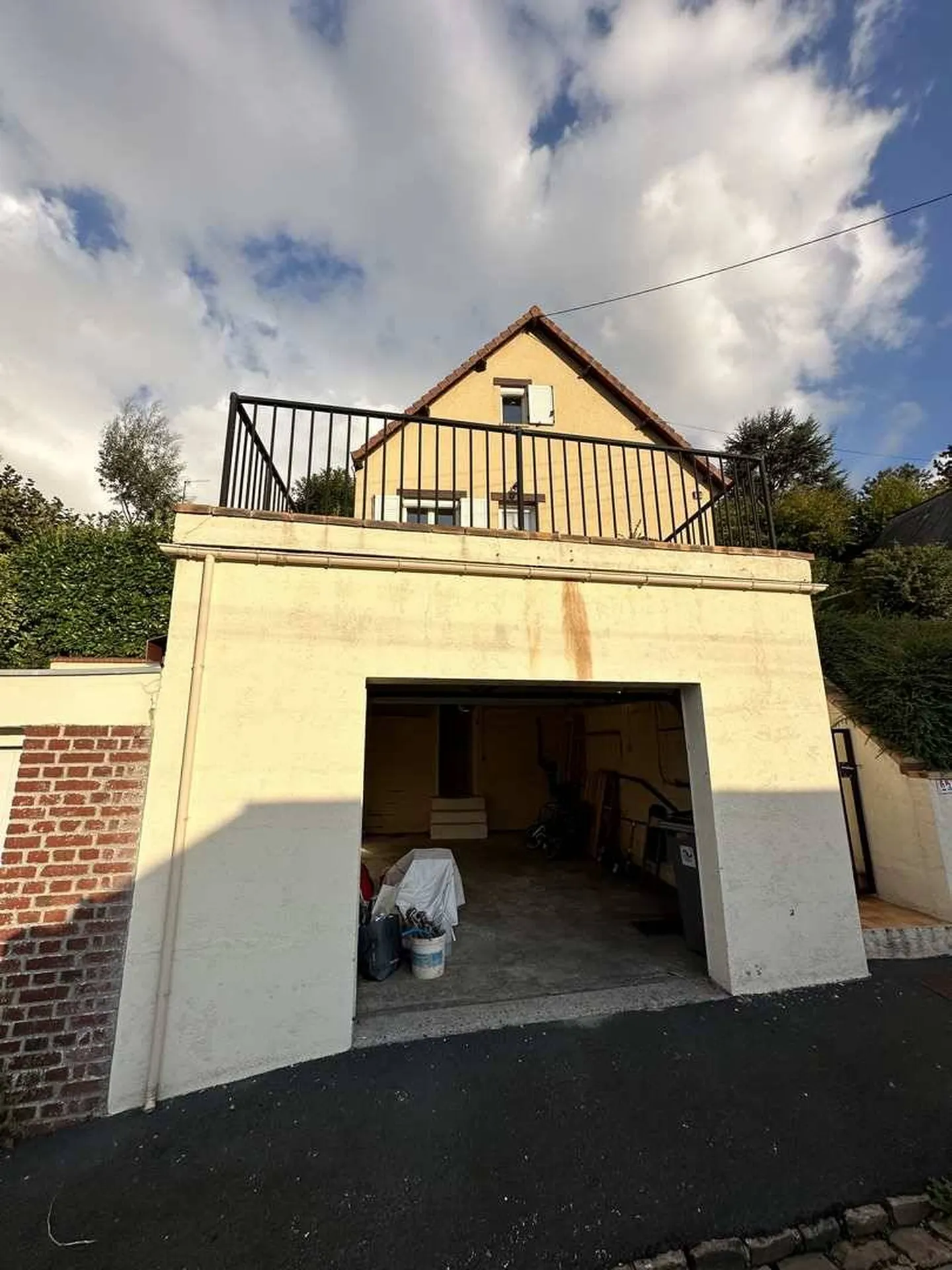 À vendre ! Investissez dans le confort familial, proximité des commerces et transports