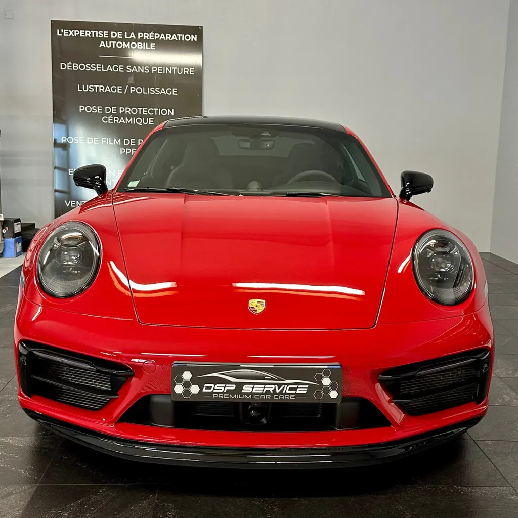 Pose d'un traitement céramique GTechniq complet sur cette Porsche 911 992 Carrera GTS à Mulsanne (72)
