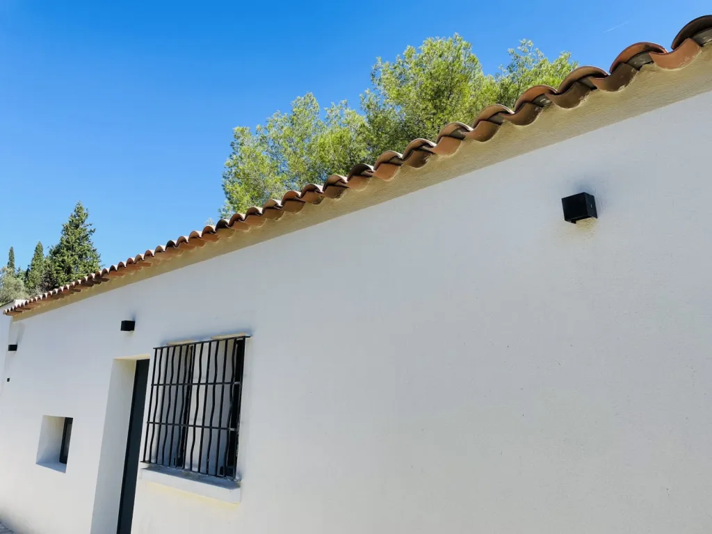 Pose de tuiles Canal sur P.S.T d’une toiture de Maison sur Venelles près de Aix en Provence