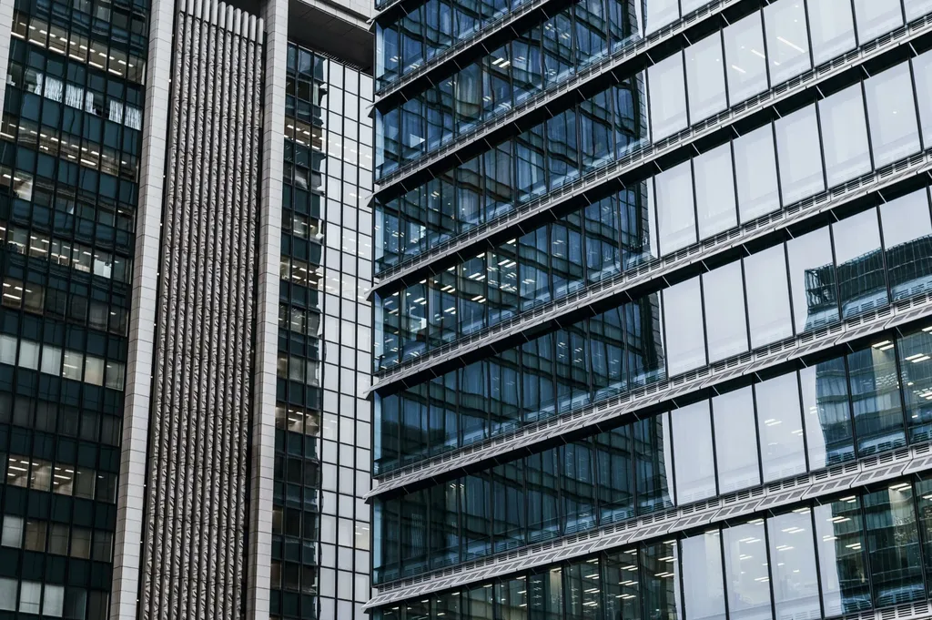 Expertise immobilière de bureaux : estimation de valeur vénale par capitalisation actualisation des cash flows et comparaison