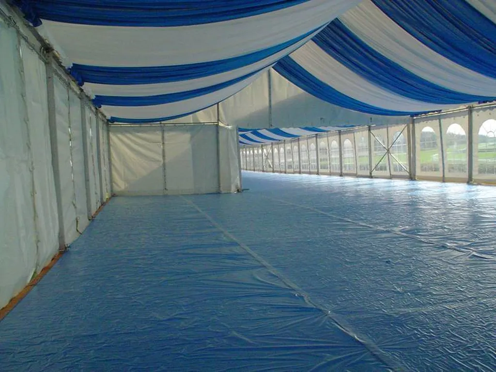 Location Vélum (Tendu ou Plissé) et Cache-poteaux – Décoration de Prestige pour Tentes