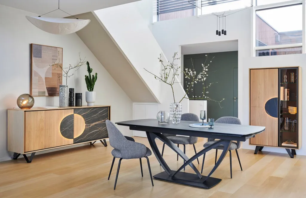 Vente d'une salle à manger complète Francaise avec éclairage SPERE