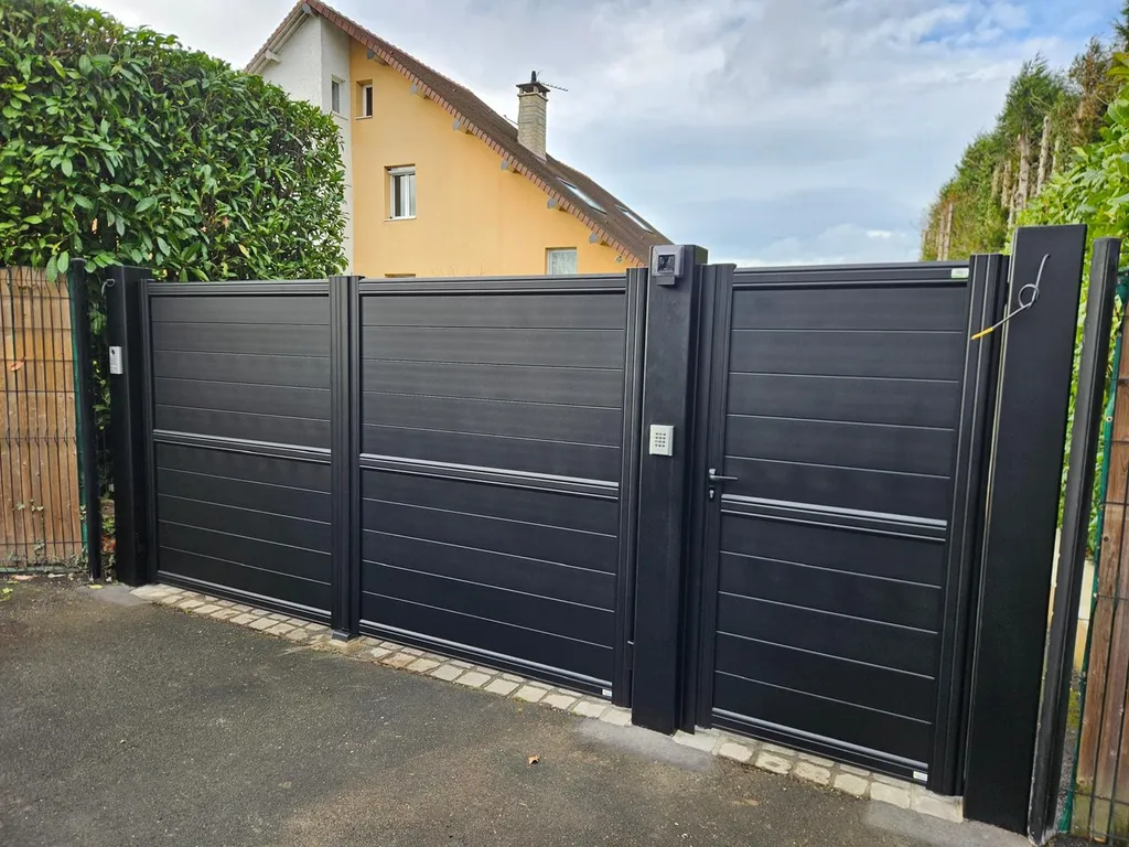 Installation de Portail en aluminium à battants motorisés à Yvetot en Seine-Maritime 76 et ses Alentours