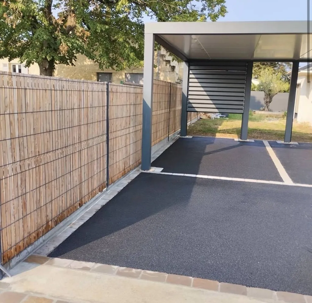 Créaion d'un Carport et création d'une allée en enrobé à Carbon-Blanc près de Bordeaux