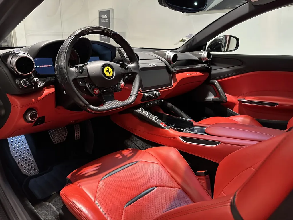 spécialiste du DETAILING sur Lyon de la protection PPF et du traitement céramique sur Ferrari 
