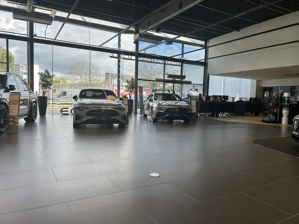 À Talence 33400 en Gironde, pose de solutions de charge pour véhicules premium BMW, Mercedes, Tesla …..recommandées par les concessionnaires automobiles de gironde