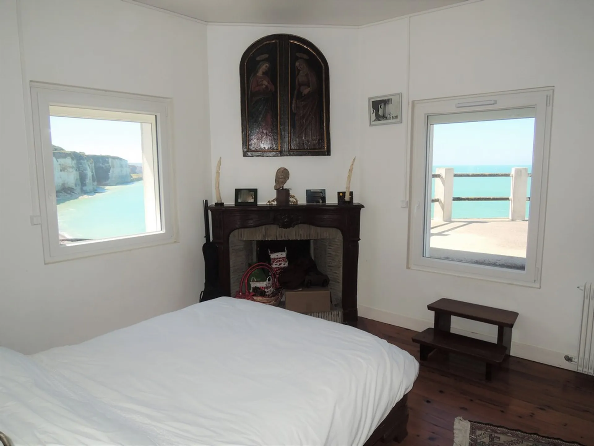 Recherche cette propriété d'exception, comprenant une maison de caractère principale ainsi qu'un gîte anglo-normand avec vue exceptionnelle sur la mer, proche de Dieppe (76)