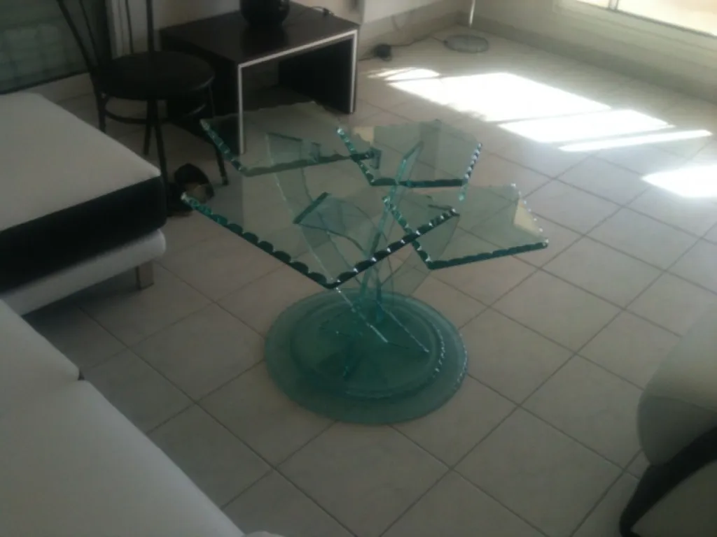 Création de mobilier décoratif en verre
