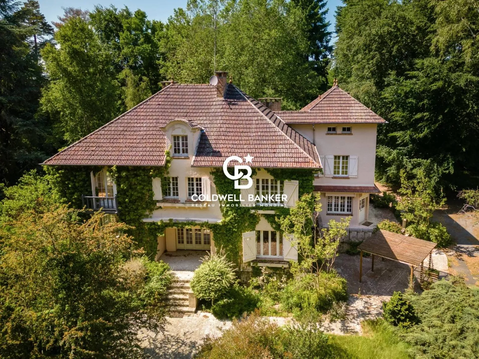 Propriété Années 20 avec accès forêt de Fontainebleau à Barbizon 77630 A vendre