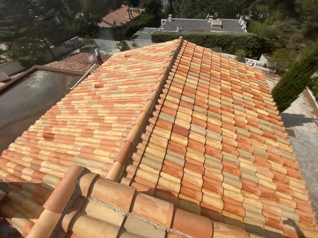 toiture avec nettoyage sur aix en provence