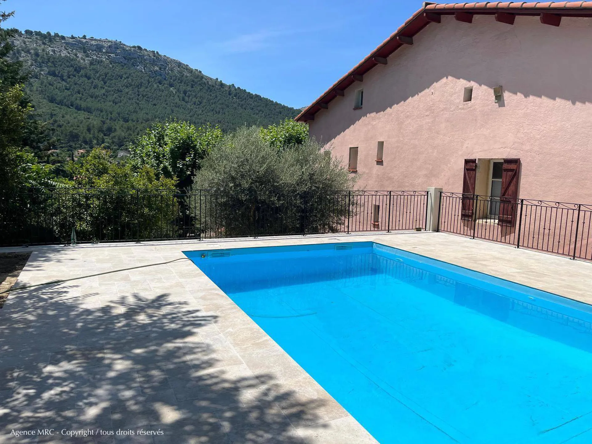 projet d'aménagement extérieur à La penne sur huveaune avec l'Agence MRC, Architecte Paysagiste restanque piscine maçonerie