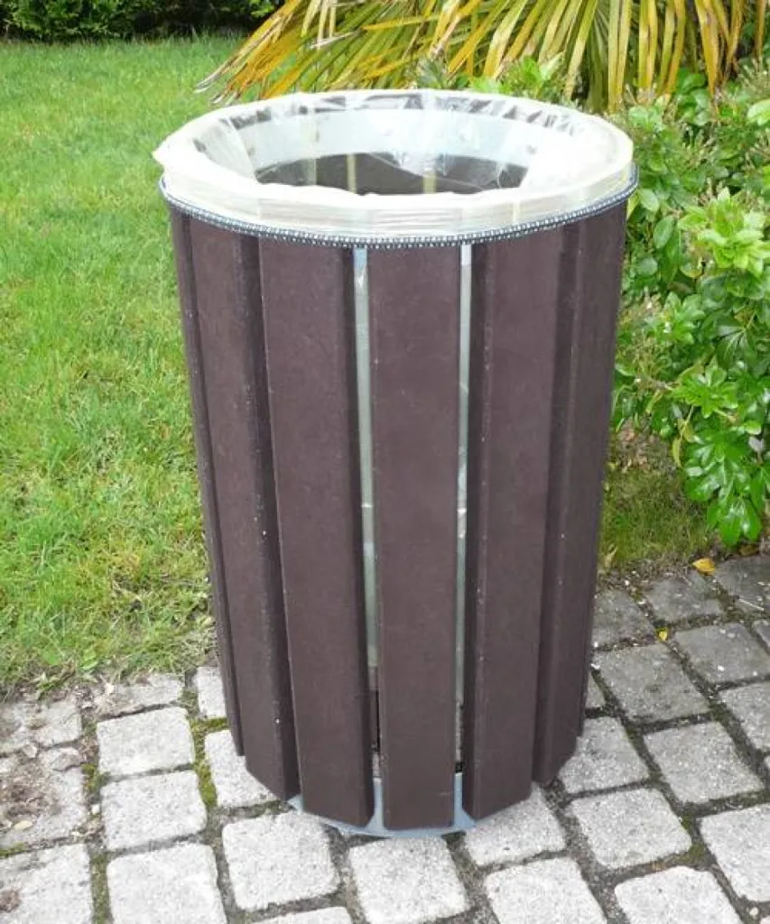 Poubelle recyclé à Saint-Étienne