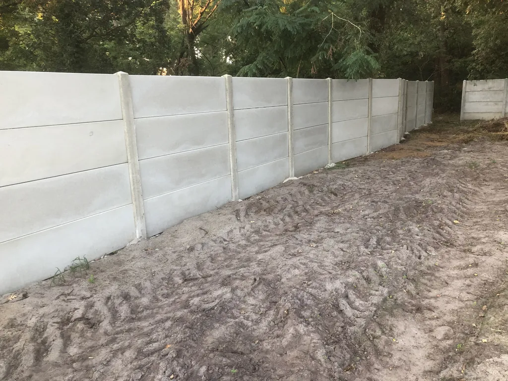 Clôture en béton hauteur 2m à Mios en Gironde