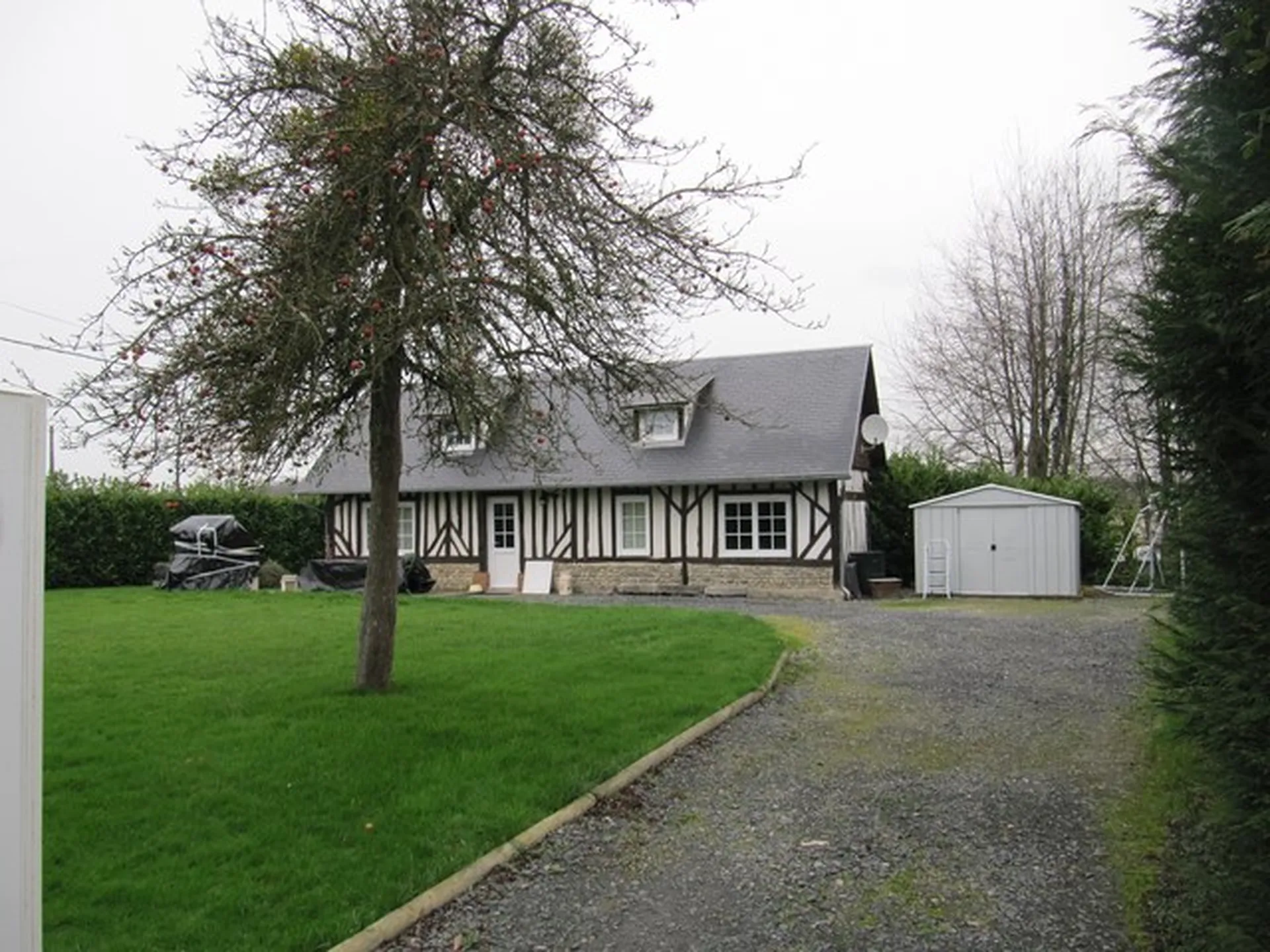 EN VENTE MAISON NORMANDE AVEC 8 HECTARES ET HERBAGES CLOS DE LISSES EN NORMANDIE