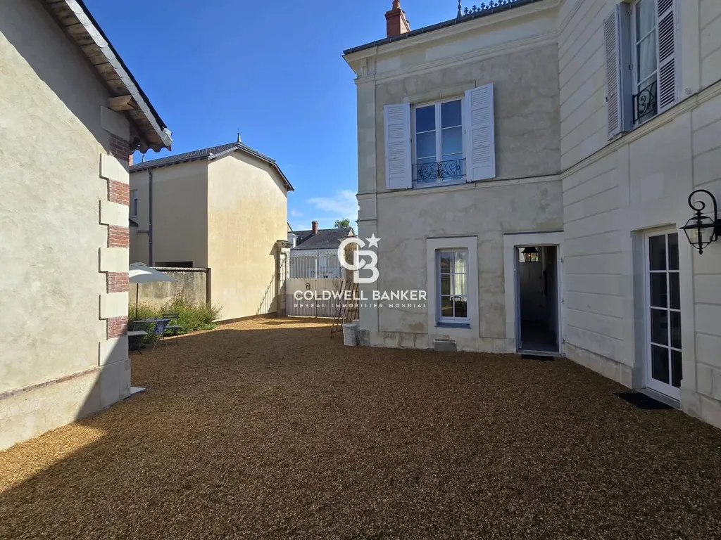 Maison de ville rénovée à vendre – Sud Sarthe, cour, dépendance et charme de l’ancien