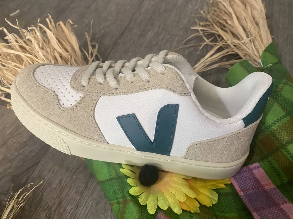 basket VEJA pour enfants près de Saint André de Cubzac