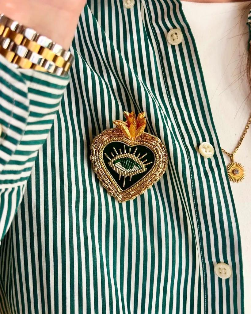 La broche brodée : l’accessoire tendance à adopter !