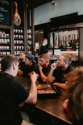 Notre visite exceptionnelle de la charcuterie Mayté à Saint-Jean-le-Vieux, son savoir-faire et le Béret Basque dans nos boutiques Toulousaines. Notre visite exceptionnelle de la charcuterie Mayté à Saint-Jean-le-Vieux, son savoir-faire et le Béret Basque dans nos boutiques Toulousaines.