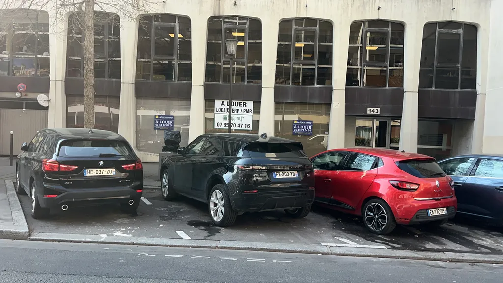 Location - Bureau 270 m², Porte D'Asnières, Rue de Saussure 75017 PARIS