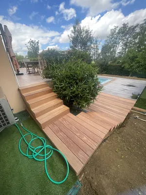 Extension d'une terrasse bois en Cumaru avec création d'un escalier sur la commune de Toulouse