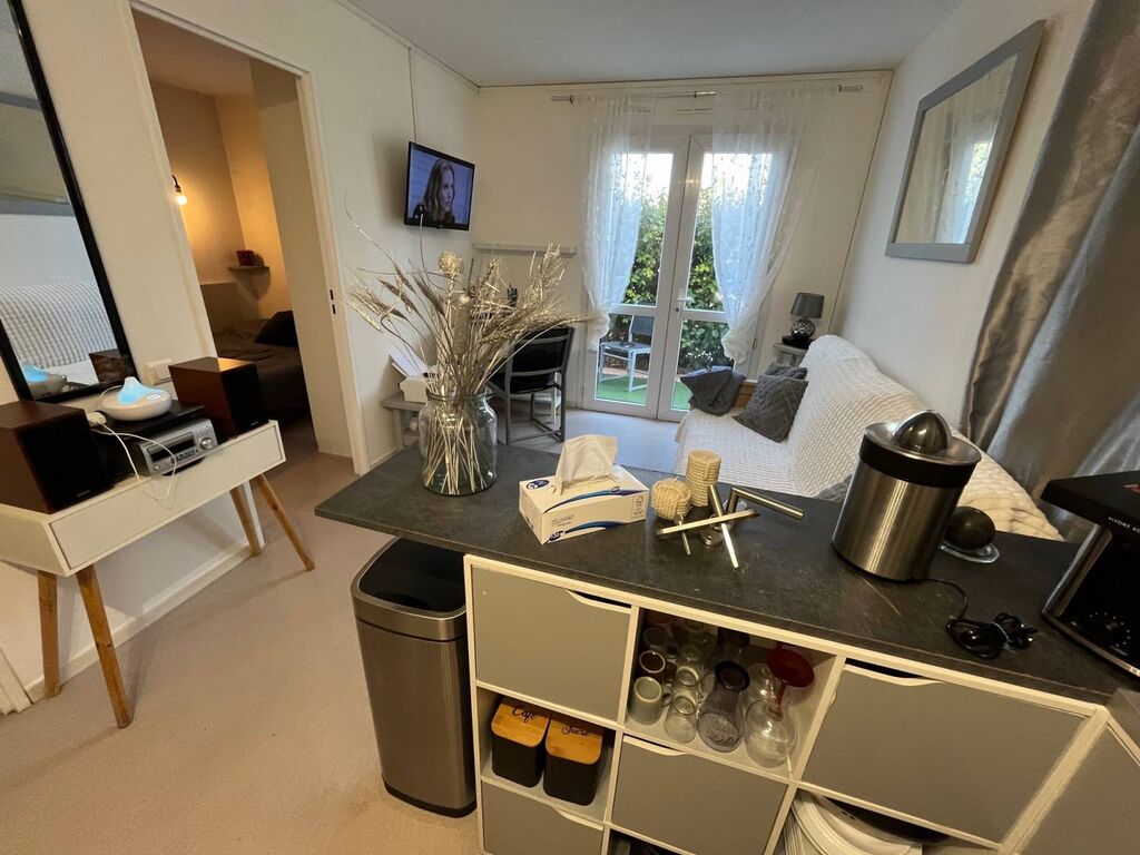 A vendre appartement avec terrasse carnoux, piscine, idéal investissement