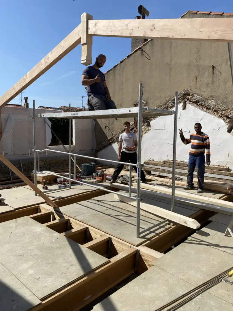 Entreprise pour la surélévation ossature bois charpente traditionnelle secteur Toulon ouest