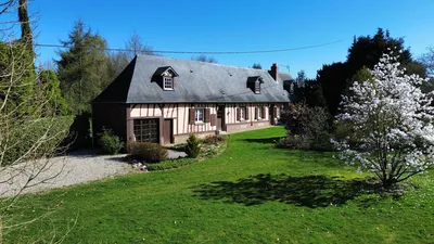 Propriété de charme avec 1.5ha de terrain et de verger, à 15min de Neufchâtel en Bray, Normandie (76).