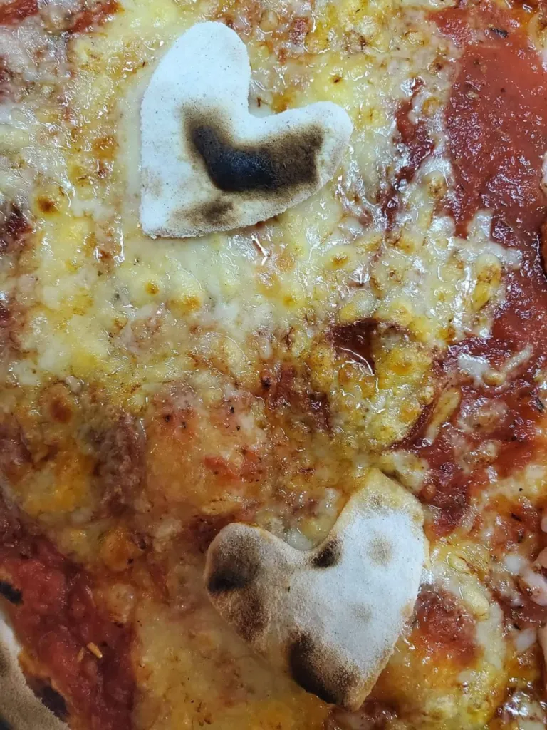 supplément  coeur sur la pizza gratuit