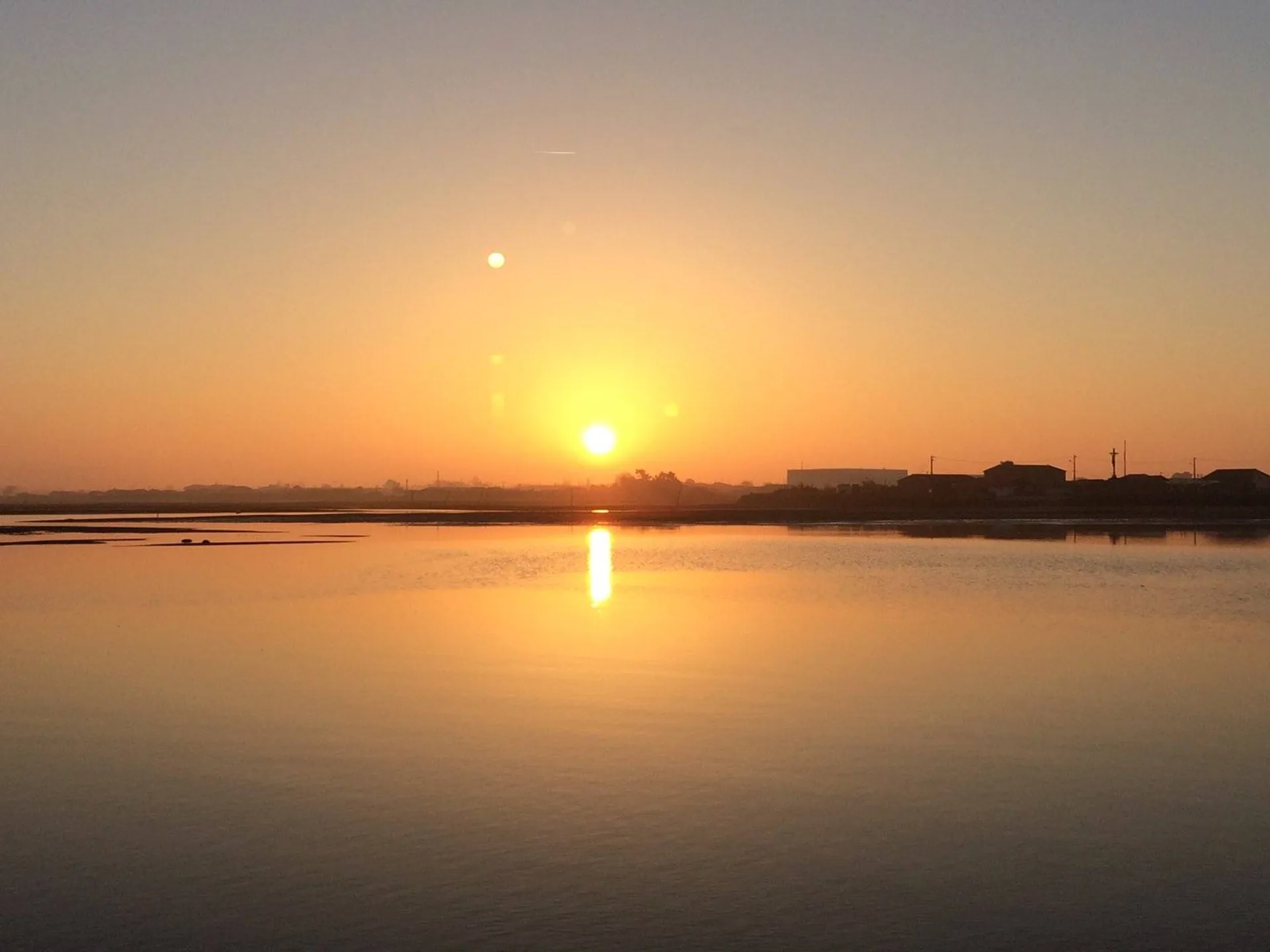Coucher de soleil en bateau avec apéritif sur l'eau 
