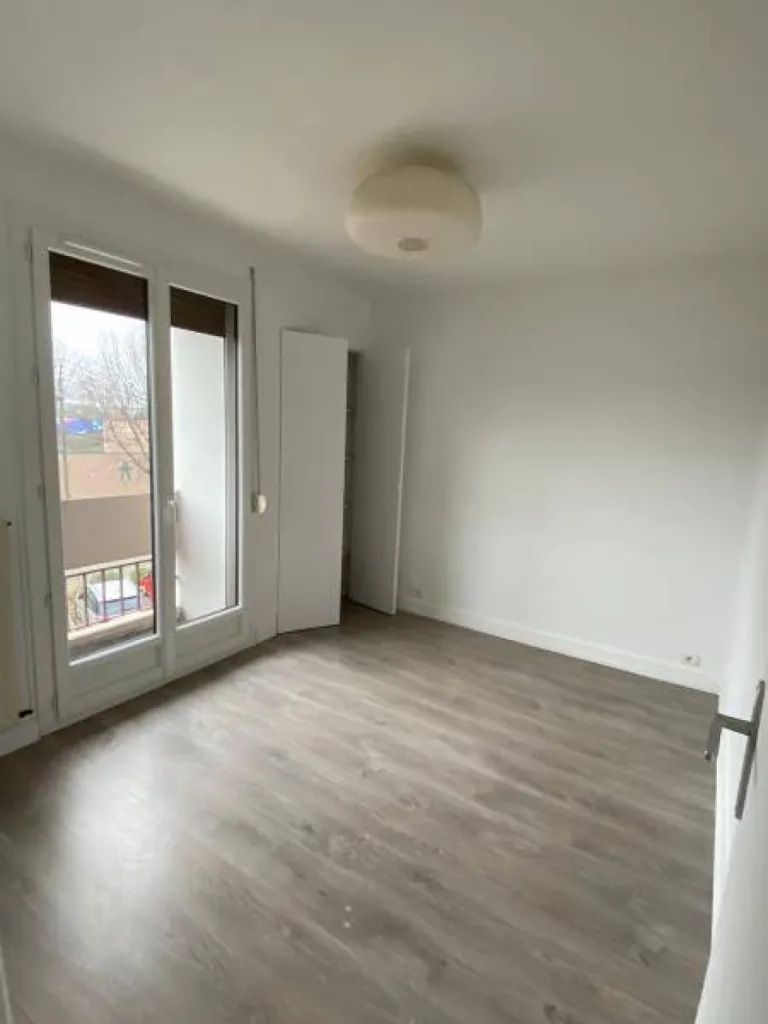 Situé 3 rue Prosper Mérimée à Rouen