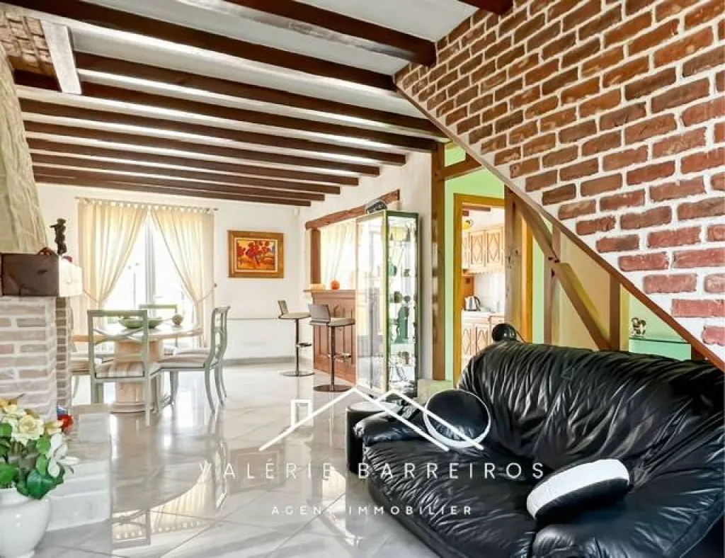 A VENDRE MAISON DE 107 M² HABITABLE SUR 372 M² DE TERRAIN SUR LA COMMUNE DE SAINT-PIERRE-DES-FLEURS 27370