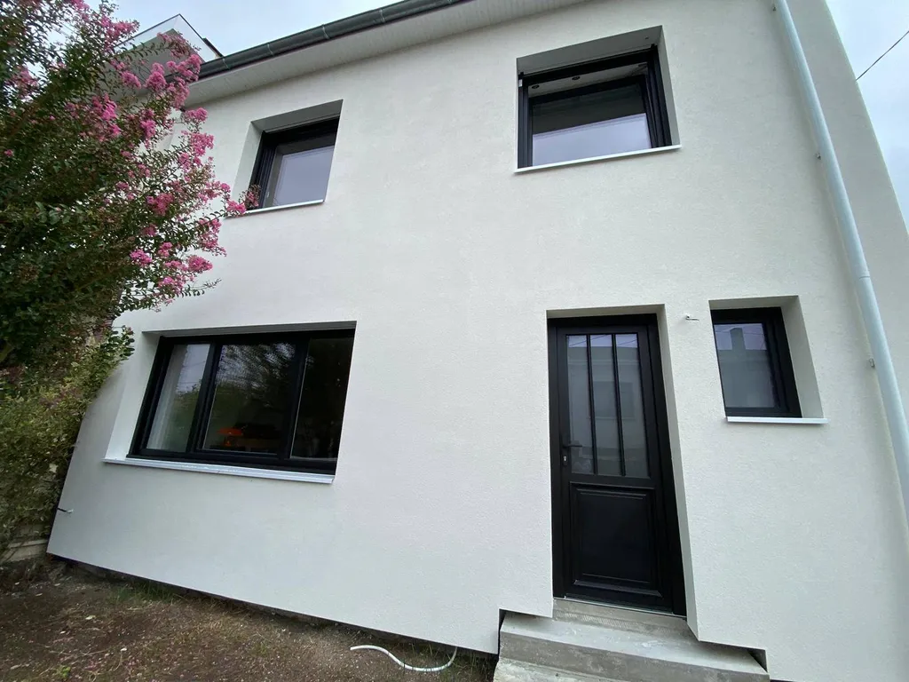 Pose en rénovation de fenêtres PVC triple vitrage sur Mérignac par Aquit'M