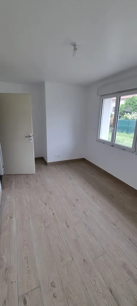 A ÉVREUX, quartier LAFAYETTE, peinture veloutée finition soignée 