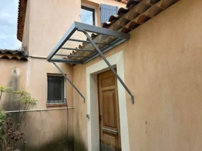 Marquise contemporaine