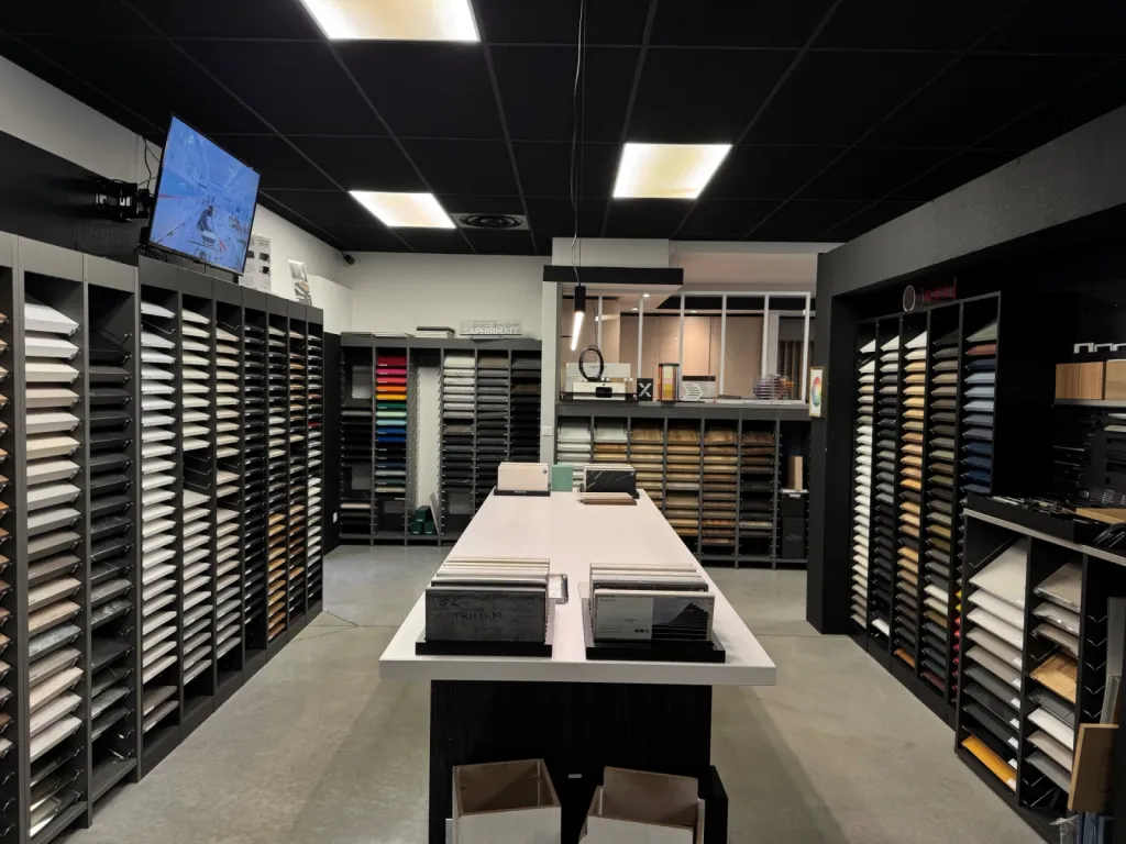 Les échantillons Armony et Häcker dans notre magasin à Plaisance du Touch