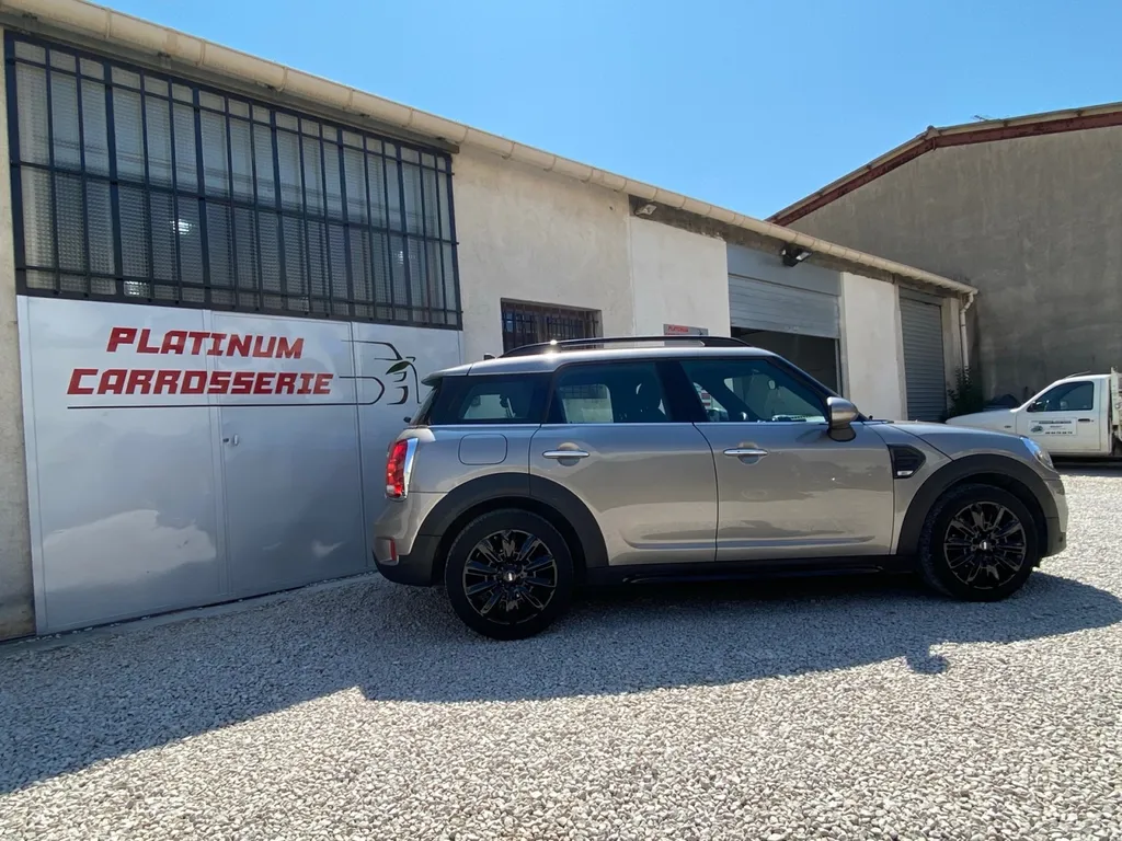 Réparation choc arrière sur Mini Countryman à Carnoux – Franchise offerte jusqu’à 300€ – Carrosserie proche de Cassis, Marseille et La Ciotat