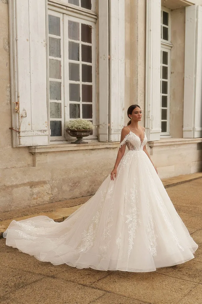 robe de mariée princesse nirra à marseille vieux port 