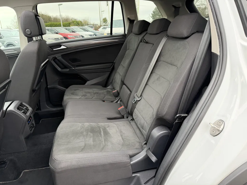 Volkswagen Tiguan Allspace occasion R-Line proche Le Havre : SUV 7 places diesel boîte automatique disponible chez Caudebec Automobiles