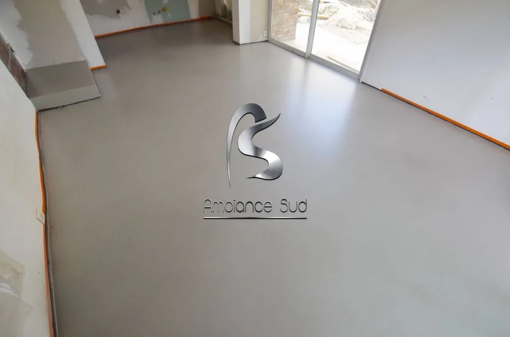 SOL EN COUCHE D'USURE TEINTE A PLAN DE CAMPAGNE