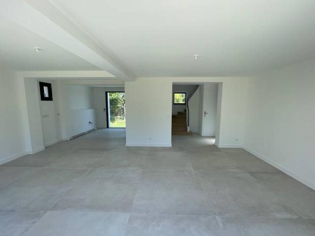 A vendre jolie maison rénovée Mérignac Limite Bordeaux Caudéran avec garage