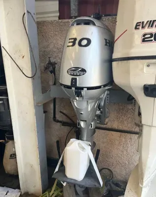 Toni Marine propose à la vente ce moteur hors-bord Honda Marine BF30 DK2 LRTU d'occasion disponible à La Londe les Maures près de Hyères