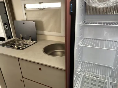 CUISINE AVEC GRAND FRIGO